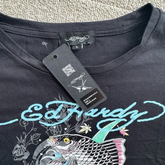 Ed Hardy Women's top Black top with  Multicolor Graphic Crop Top Tattoo Sleeves - Picture 8 of 8